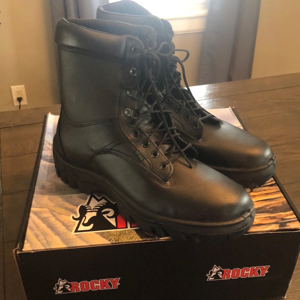 Brand New Rocky 5010 Duty TMC Boots USPS Approved
